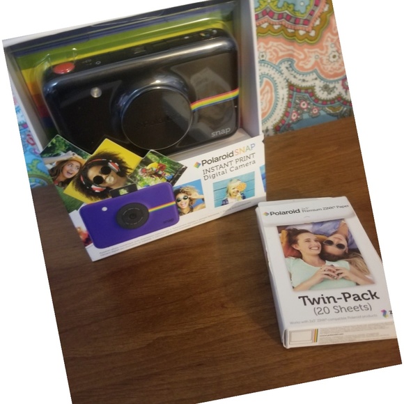 Polaroid Camera SNAP Edition w/ films - Picture 3 of 5